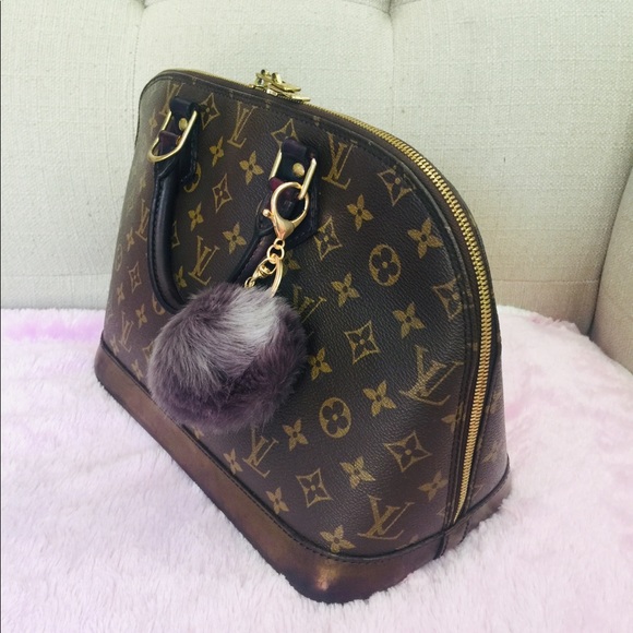 🌸🌸Louis Vuitton Alma PM Monogram handbag🌺 - Picture 3 of 8